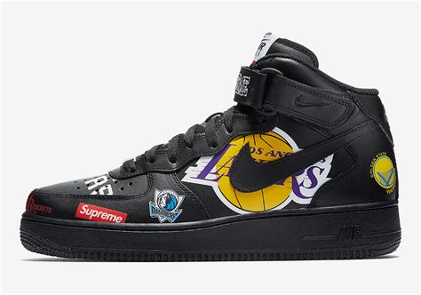 Supreme®/Nike® Air Force 1 Mid 